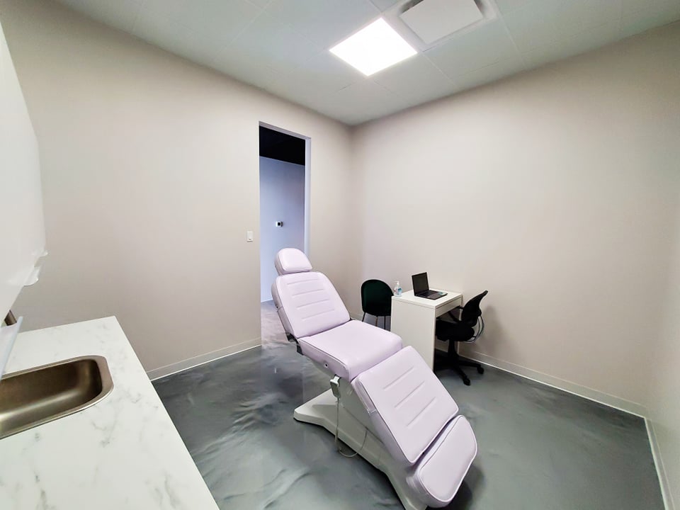 Clinique CD Médico-Esthétique | Rive-Nord, Rive-Sud et Montréal | 3882 Boulevard Saint-Elzéar O, Laval, QC H7P 4J5, Canada | Phone: (450) 682-2111