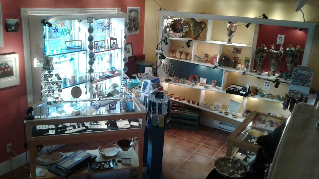 Wendy Johnston Pottery and Art Effects Fine Craft Gallery | 3923 Main St, Hopewell Cape, NB E4H 3J2, Canada | Phone: (506) 734-2046