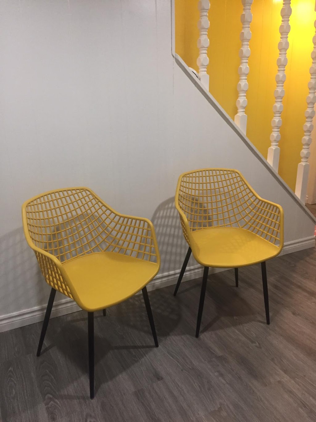 Stay Gold Salon | 112 Hobart Crescent, Nepean, ON K2H 5S6, Canada | Phone: (613) 878-1092