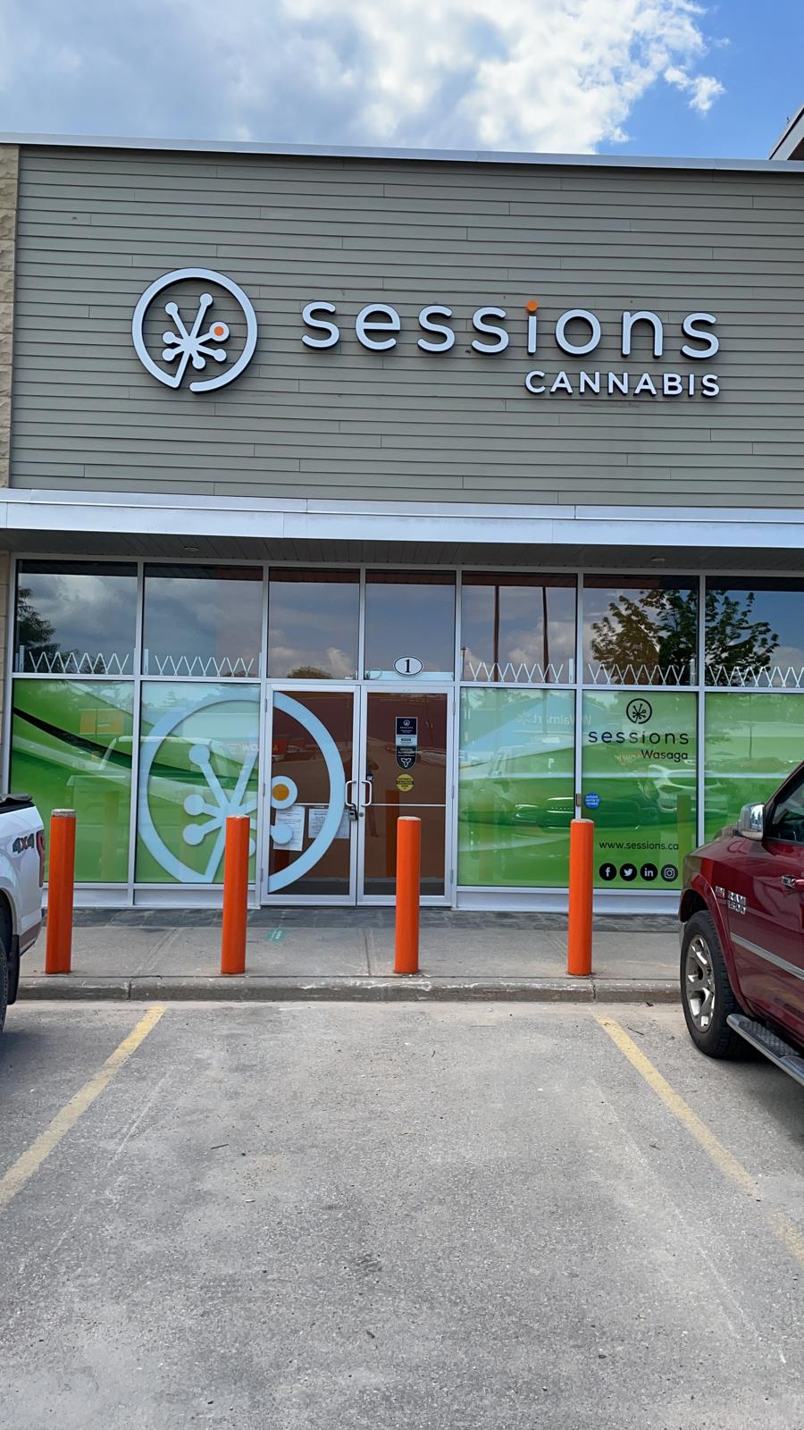 Sessions Cannabis Wasaga Beach | 3 Market Ln Unit 1, Wasaga Beach, ON L9Z 0B6, Canada | Phone: (705) 352-7374