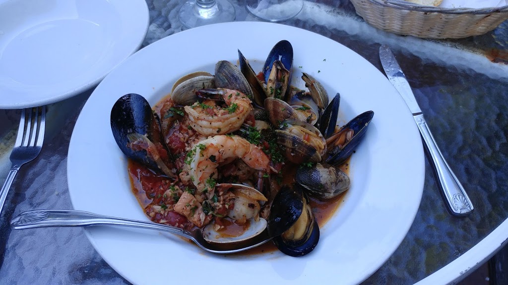 Milanos Restaurant & Bar Veneto | 9990 Mt Baker Hwy, Deming, WA 98244, USA | Phone: (360) 599-2863
