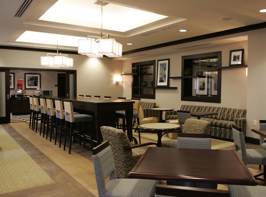 Hampton Inn by Hilton Toronto Airport Corporate Centre | 5515 Eglinton Ave W, Etobicoke, ON M9C 5K5, Canada | Phone: (416) 646-3000