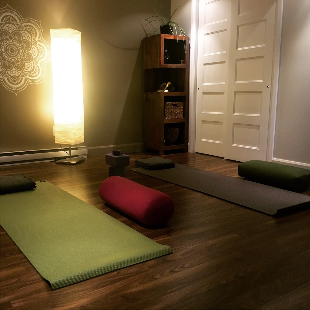 Studio Yoga Sukha | 1-A Rue dAuteuil, Sainte-Julie, QC J3E 3K9, Canada | Phone: (514) 797-3361