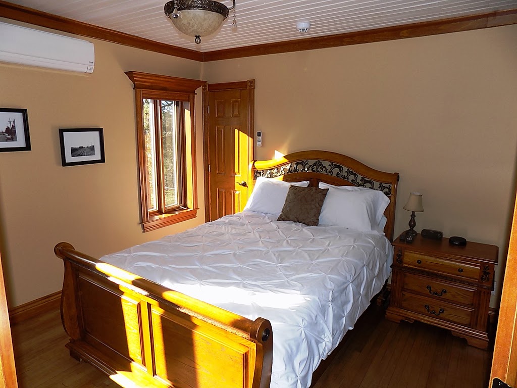 Auberge de la petite chapelle | 511 Rue du St Maurice, La Tuque, QC G9X 3E9, Canada | Phone: (819) 680-2020