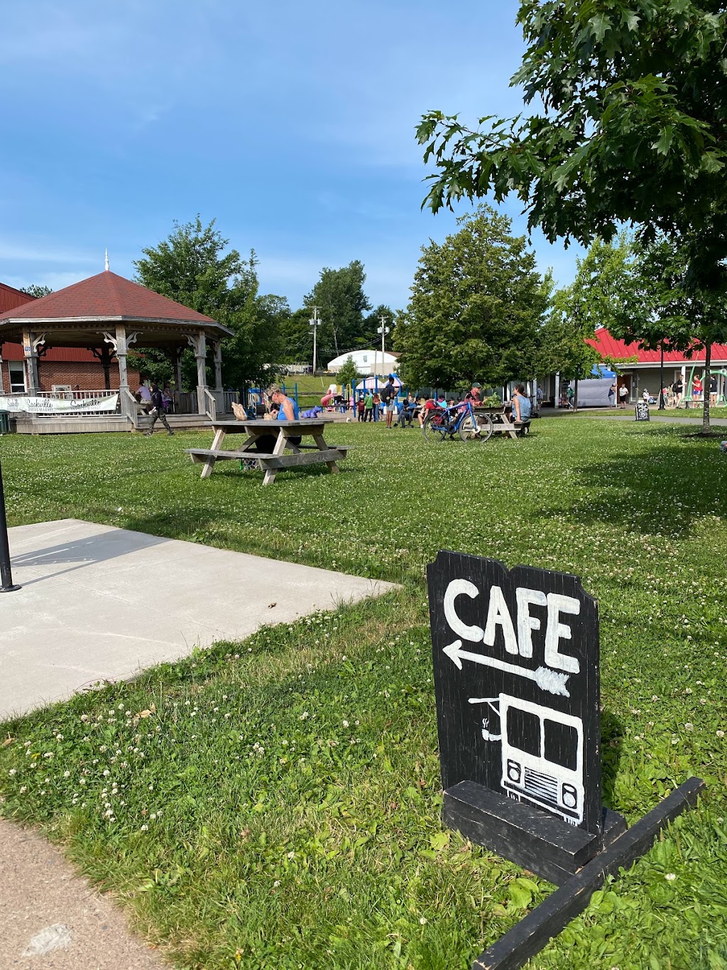 Sackville Farmers Market | 66 Main St, Sackville, NB E4L 4A7, Canada | Phone: (506) 536-7378