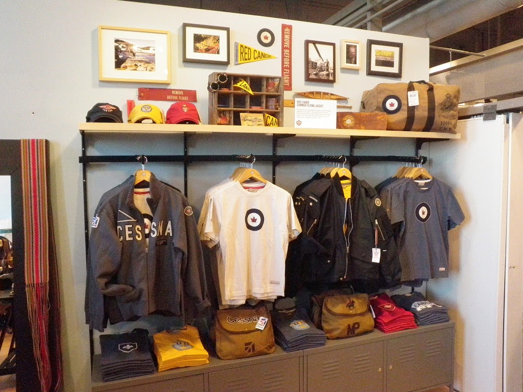 Boutique Red Canoe Montréal | 350 Rue Saint Paul Est, Montréal, QC H2Y 1H2, Canada | Phone: (514) 508-3617
