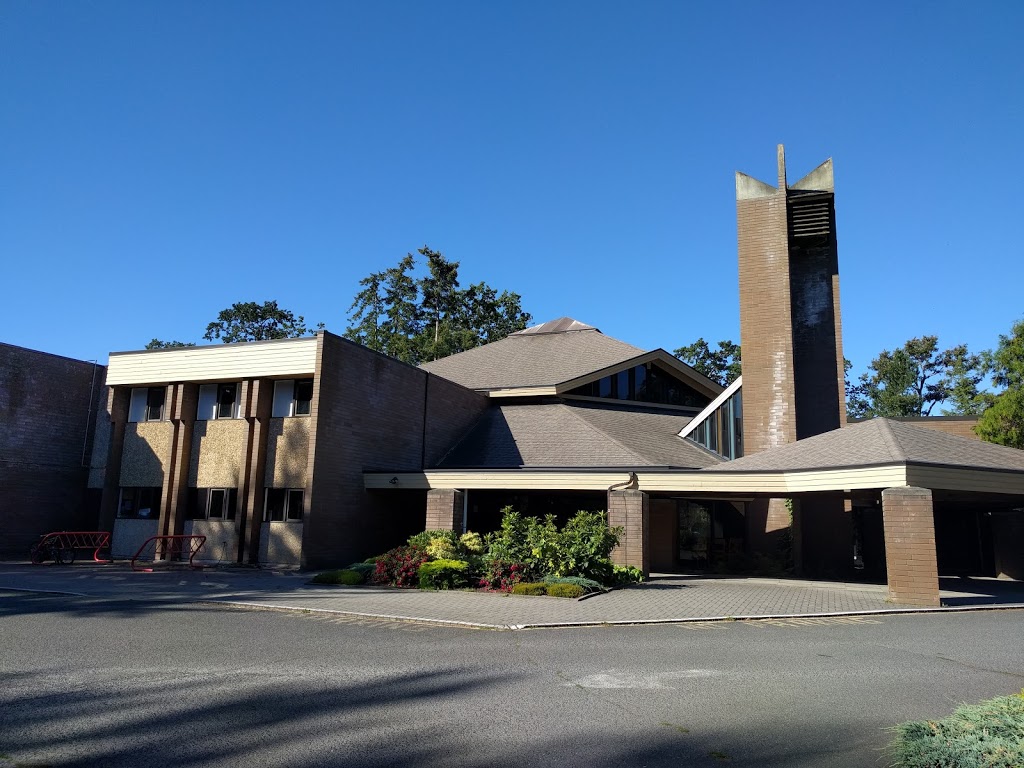 Emmanuel Baptist Church Victoria | 2121 Cedar Hill Cross Rd, Victoria, BC V8P 2R6, Canada | Phone: (250) 592-2418