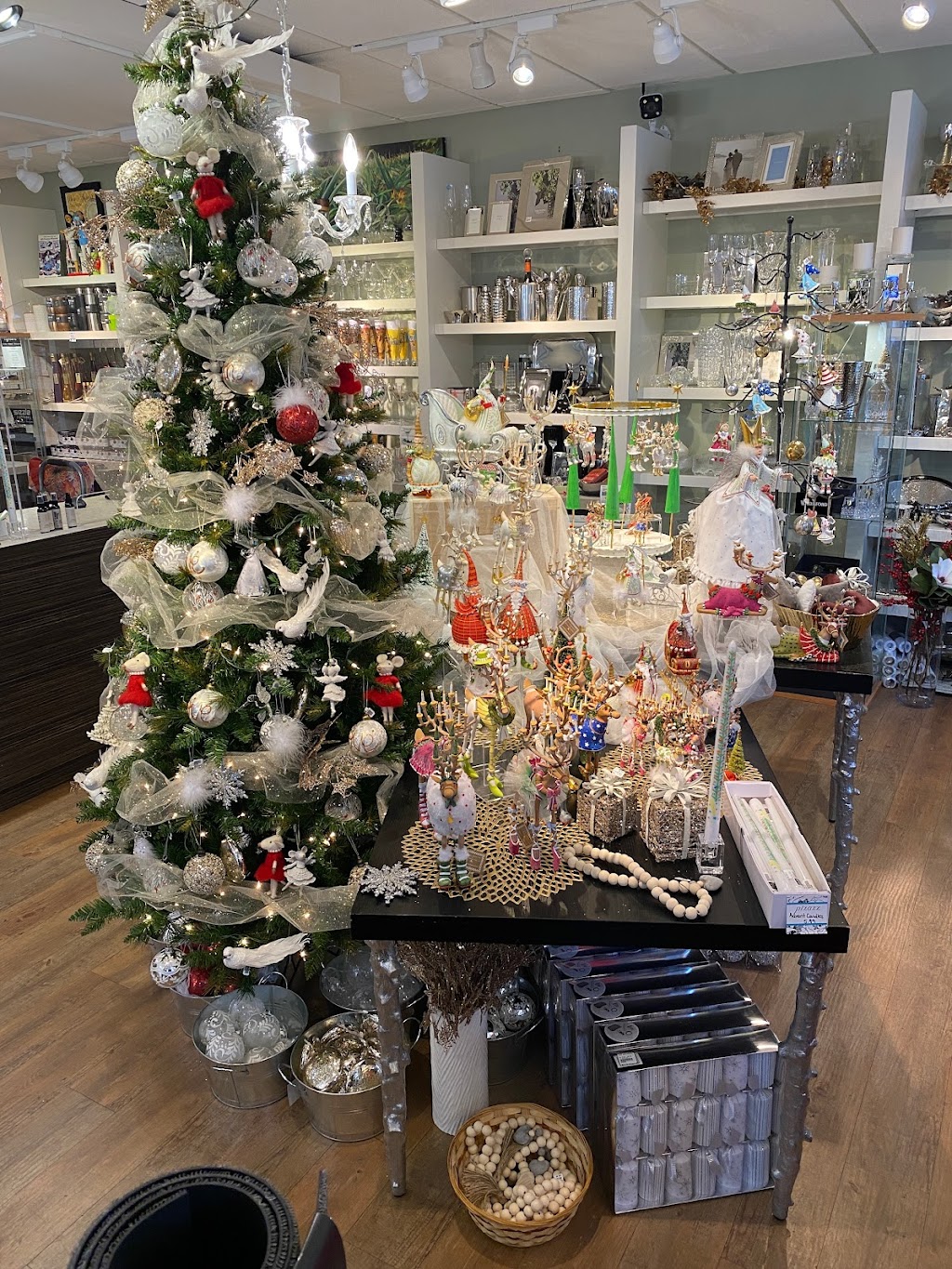 Pizazz Gifts | 3131 Edgemont Blvd, North Vancouver, BC V7R 2N7, Canada | Phone: (778) 340-7660