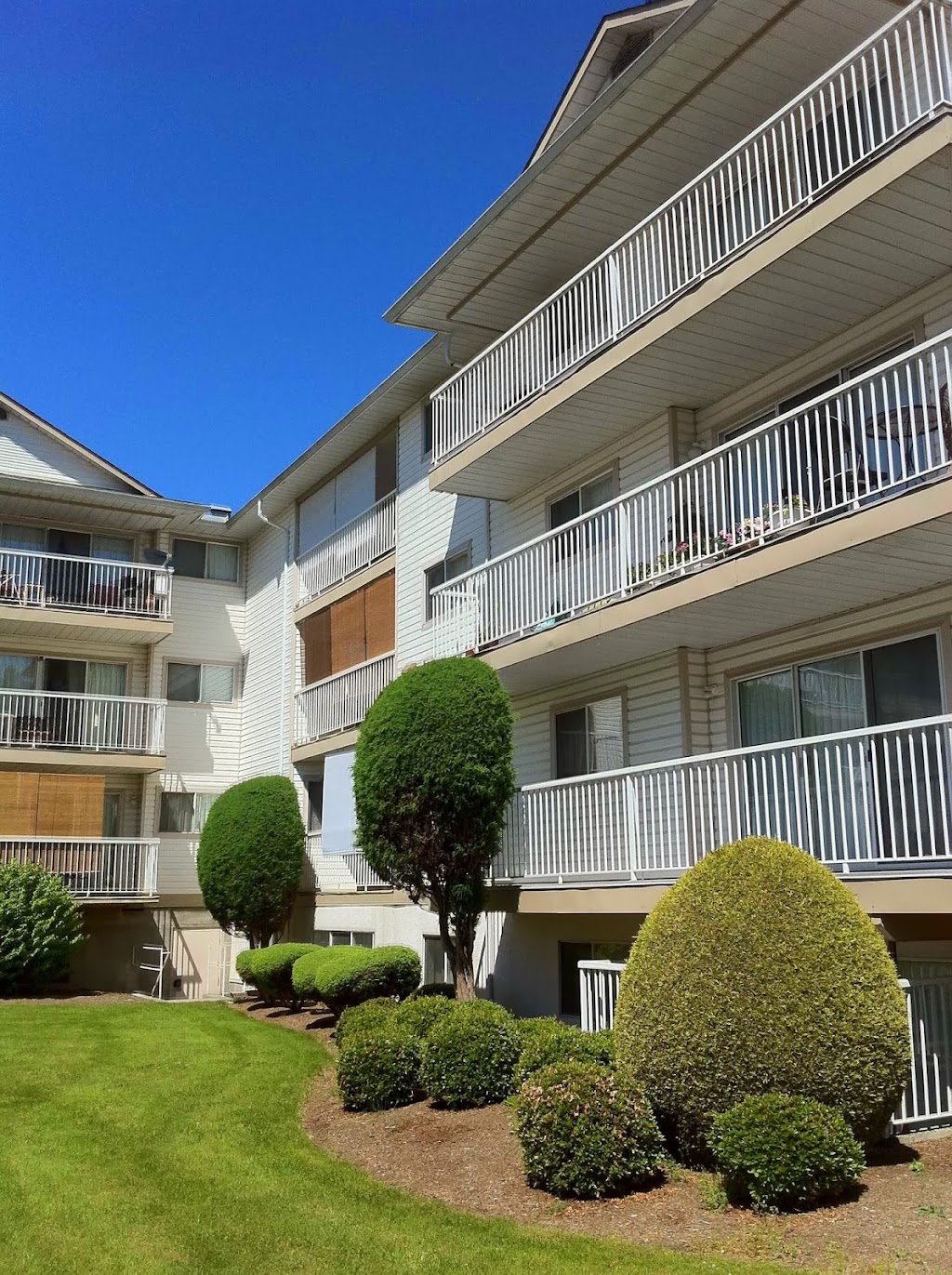 Avinlea Court | 32435 George Ferguson Way, Abbotsford, BC V2T 4V3, Canada | Phone: (604) 853-3371