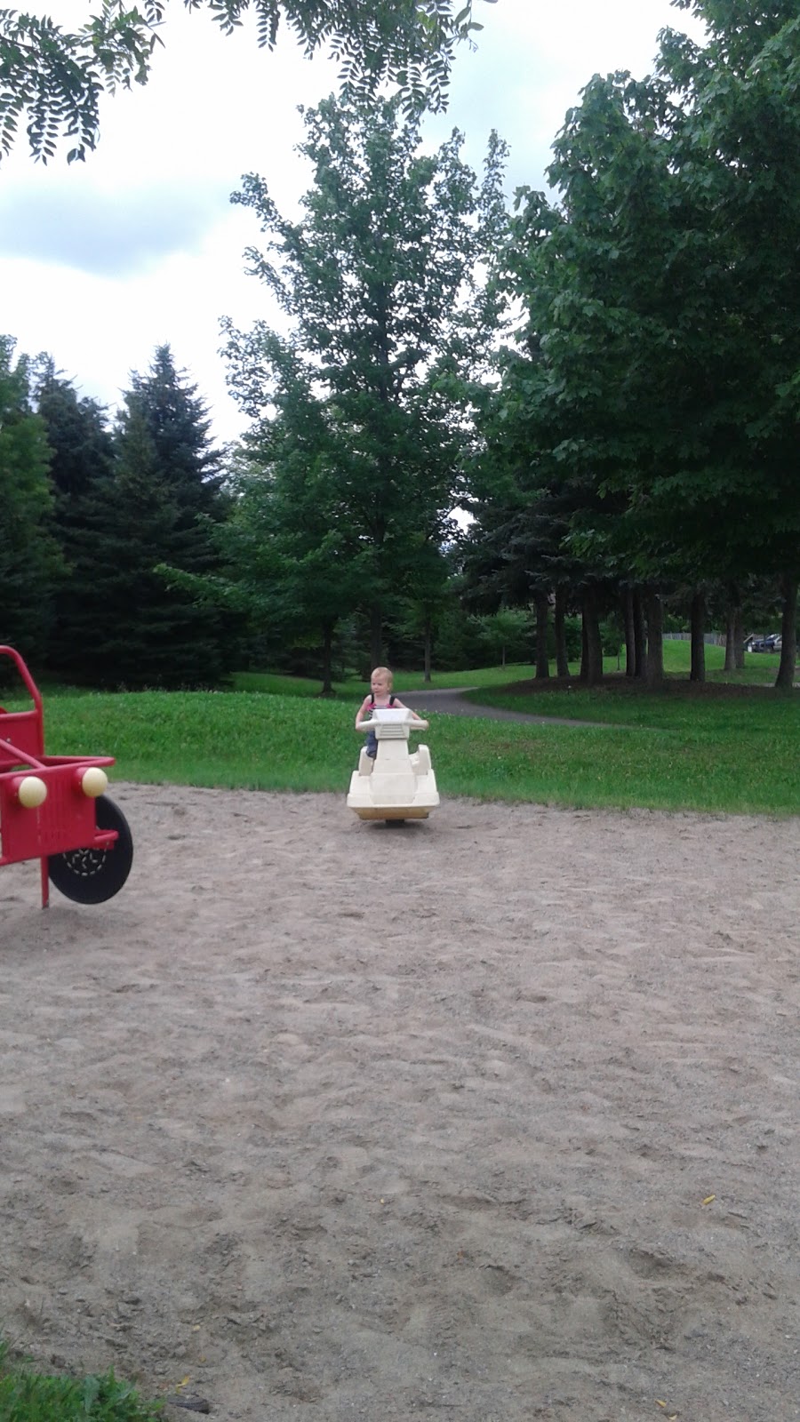 Mount Carmel Park | 7806 Mt Carmel Blvd, Niagara Falls, ON L2H 2Y2, Canada | Phone: (905) 356-7521