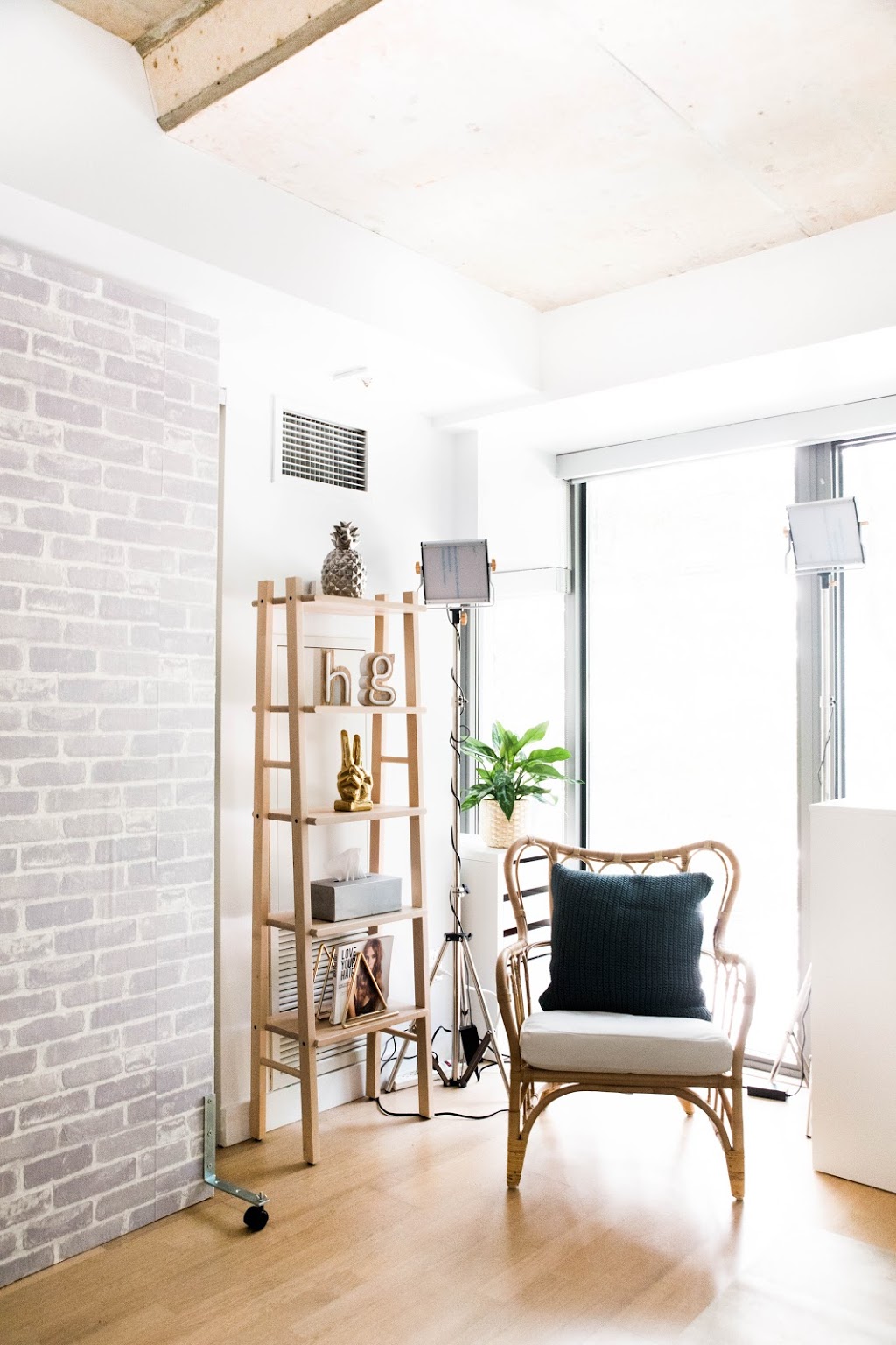 Hidden Gem Hair Stuff | 29 Stewart St, Toronto, ON M5V 2V8, Canada | Phone: (647) 674-1153