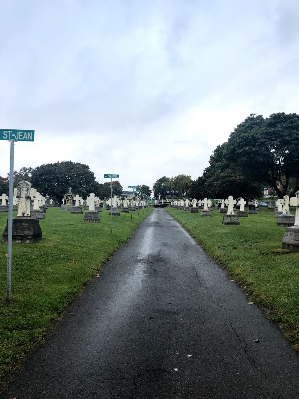 CIMETIÈRE ST-IGNACE-DE-LOYOLA | 2380 Avenue Robert Giffard, Québec, QC G1E 4G9, Canada
