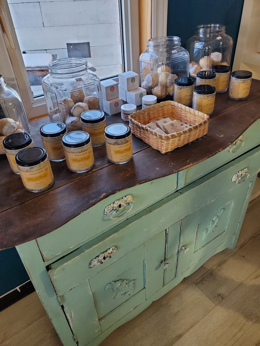 IndigeGifts | 5965 Old Highway 2, Shannonville, ON K0K 3A0, Canada | Phone: (613) 970-3203