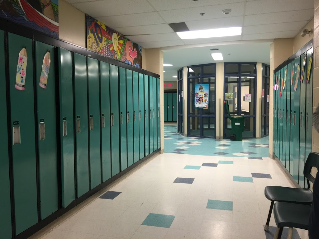 École élémentaire publique Des Sentiers | 2159 Nantes St, Orléans, ON K4A 4C4, Canada | Phone: (613) 834-4453