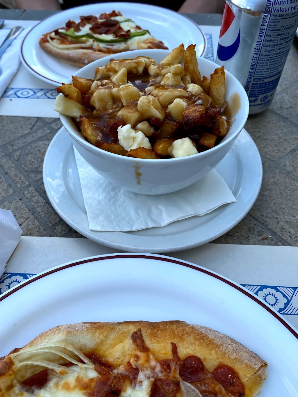 Le Restaurant De LAscension Inc. | 17 Rue Principale O, LAscension, QC J0T 1W0, Canada | Phone: (819) 324-6720