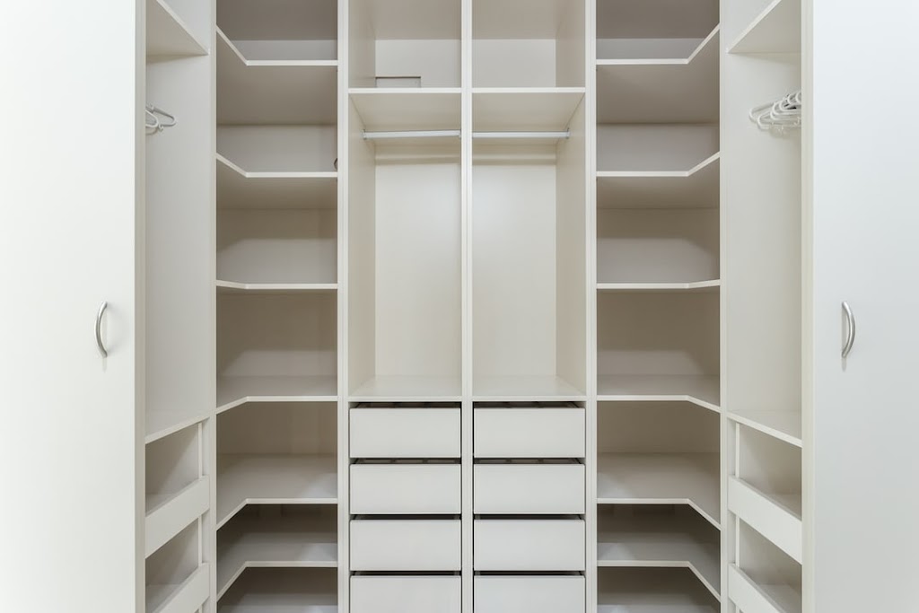 Rangement YPO - Garde Robes Sur Mesure - Tablettes - Walkin | 354 Chem. de la Grande-Côte unit 300, Rosemère, QC J7A 1K5, Canada | Phone: (514) 686-2479
