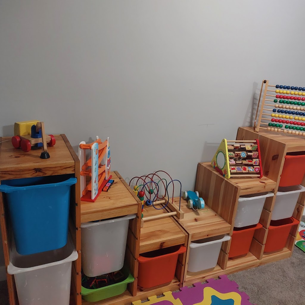 Minions Dayhome | 826 Nolan Hill Blvd NW, Calgary, AB T3R 0W1, Canada | Phone: (403) 836-3298