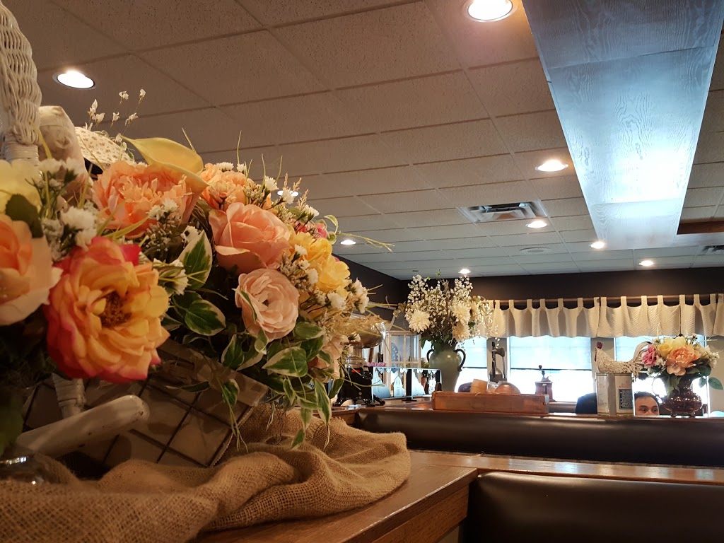 Rickys Country Restaurant | 32080 Marshall Rd, Abbotsford, BC V2A 1A1, Canada | Phone: (604) 854-3344