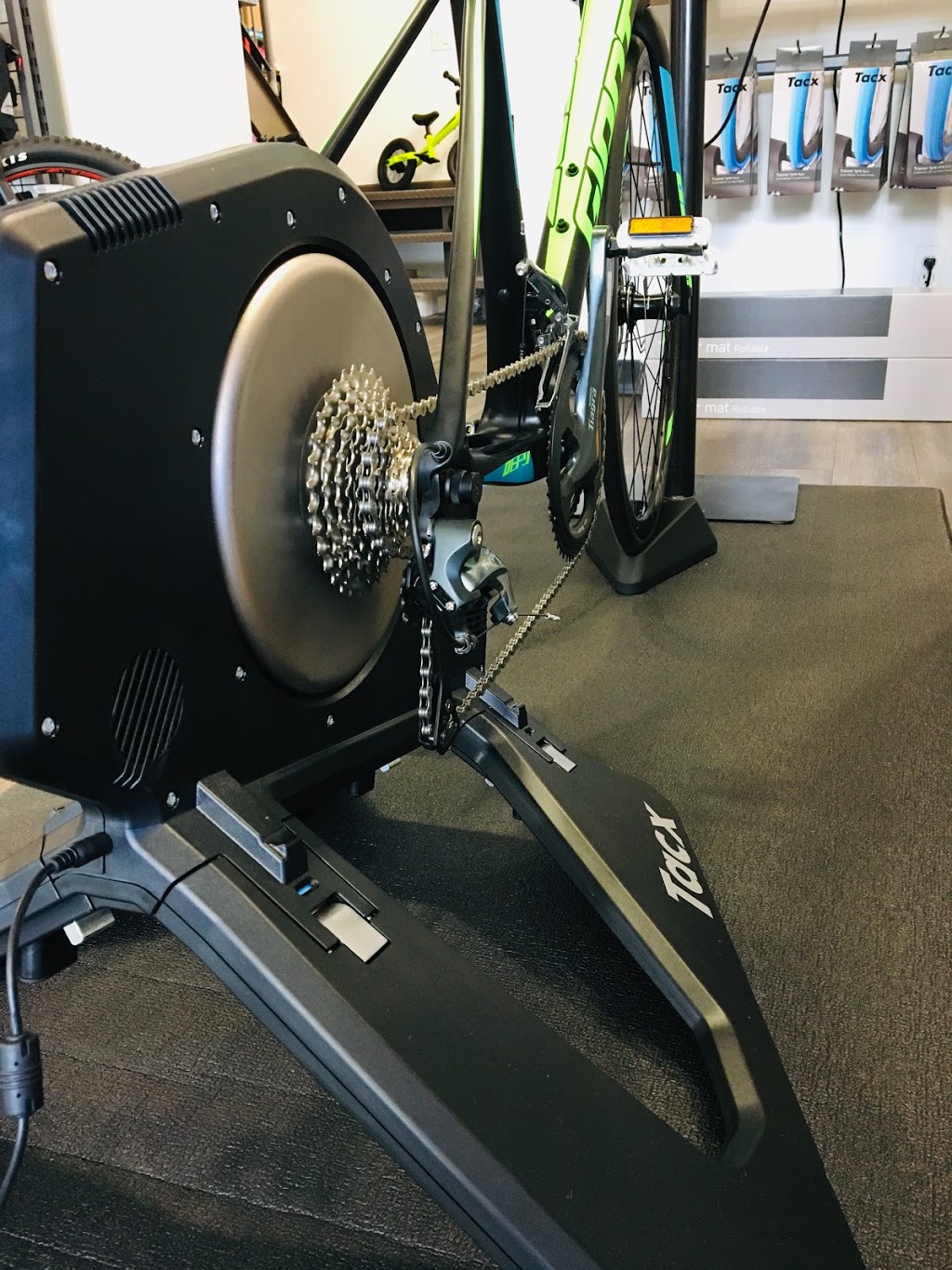 Village Cycle Hudson Giant | 38 Rue du Yacht Club, Hudson, QC J0P 1H0, Canada | Phone: (450) 458-7401