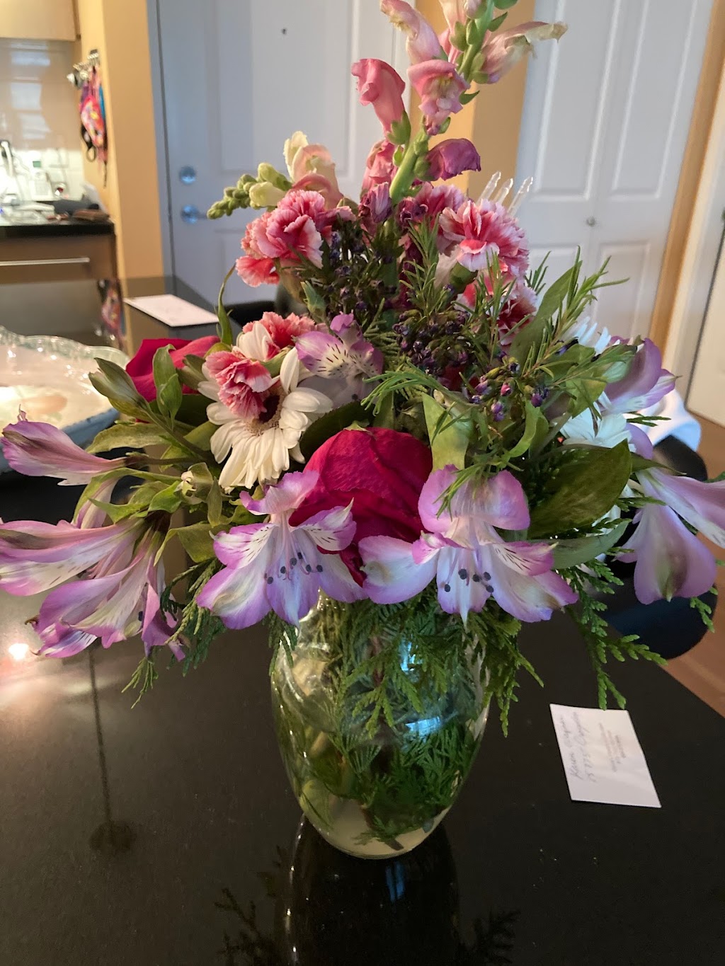 Glorias Flowers | 7233 189 St #73, Surrey, BC V4N 5Y8, Canada | Phone: (604) 856-3344