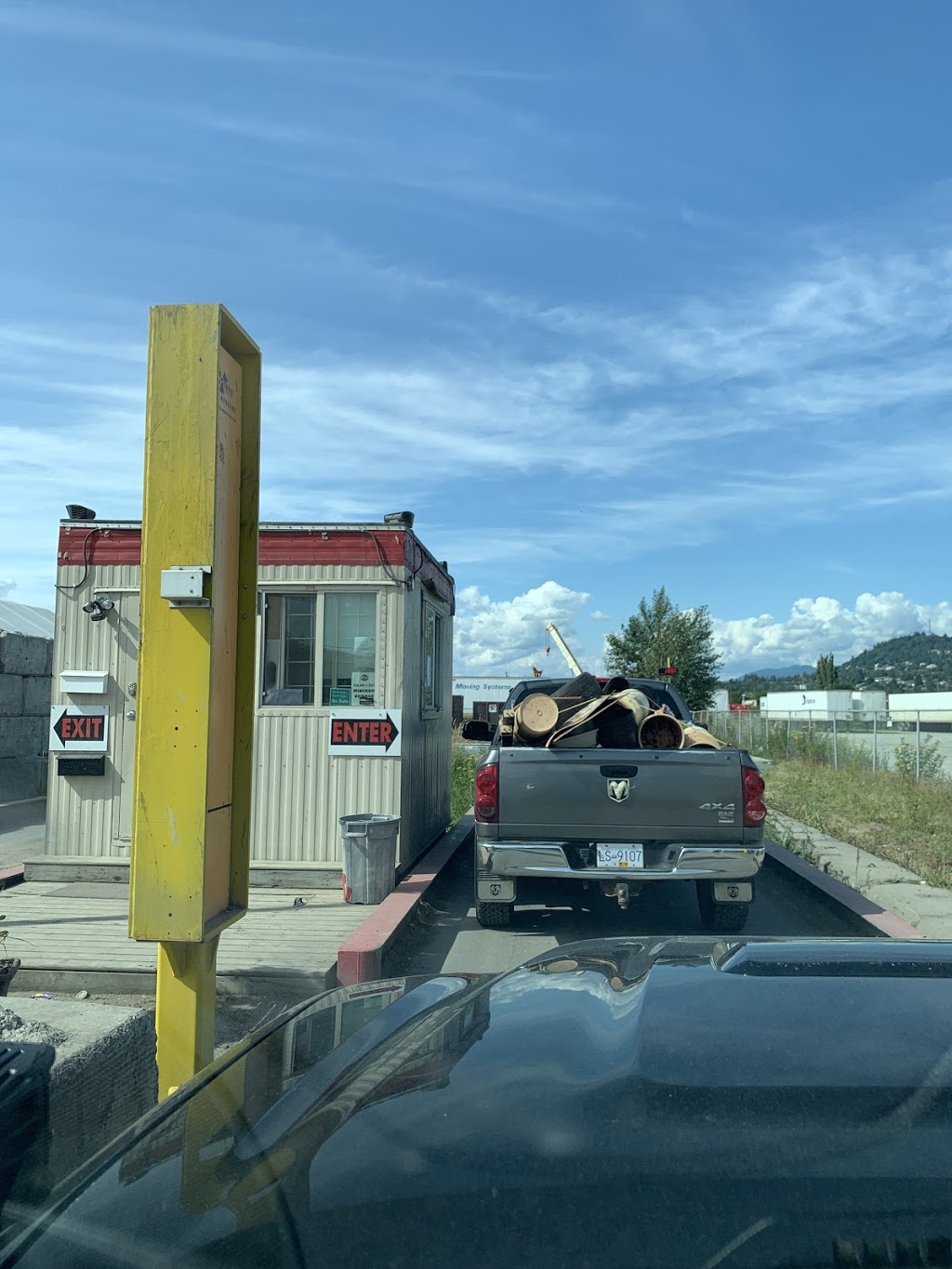 First Class Transfer Station | 34613 Vye Rd, Abbotsford, BC V2S 8J7, Canada | Phone: (604) 854-0095