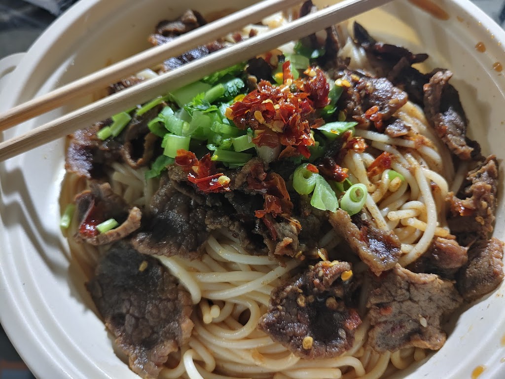Suo Fen Noodles | 427 Academy Rd, Winnipeg, MB R3N 0C2, Canada | Phone: (204) 477-8888