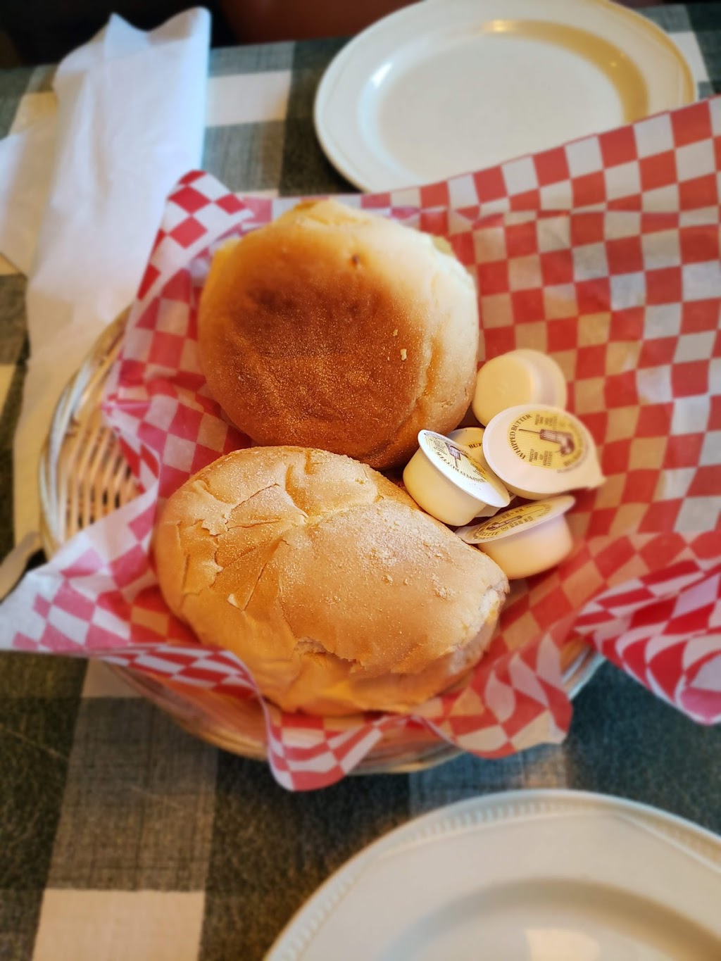 Barrel Restaurant | 131 Queensway West, Simcoe, ON N3Y 2M8, Canada | Phone: (519) 426-0068