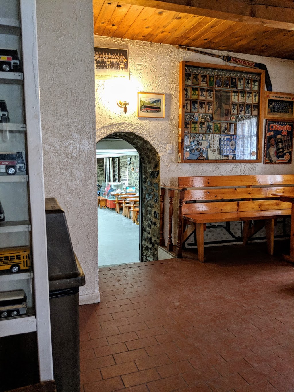 Chez Marie | 8706 Ave Royale, Château-Richer, QC G0A 1N0, Canada | Phone: (418) 824-4347