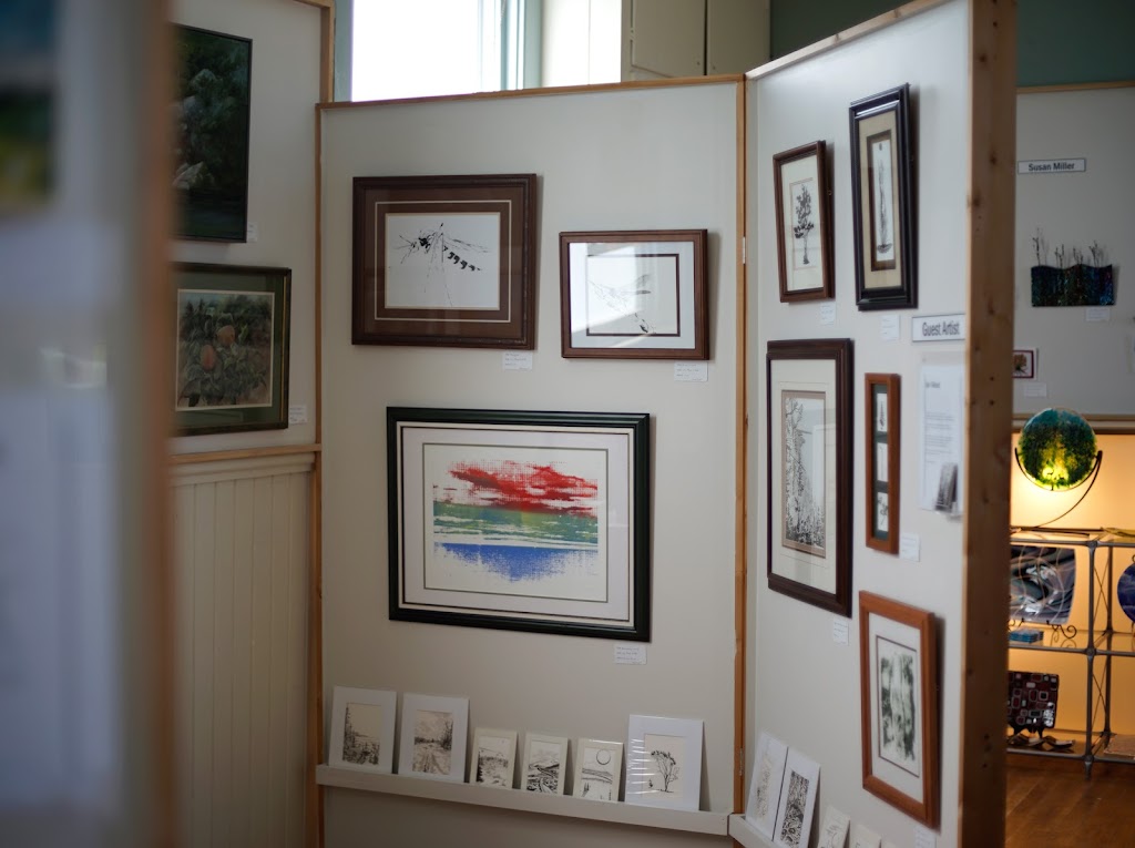 Red Schoolhouse Gallery | 2866 Hwy 6, Lions Head, ON N0H 1W0, Canada | Phone: (519) 793-3080
