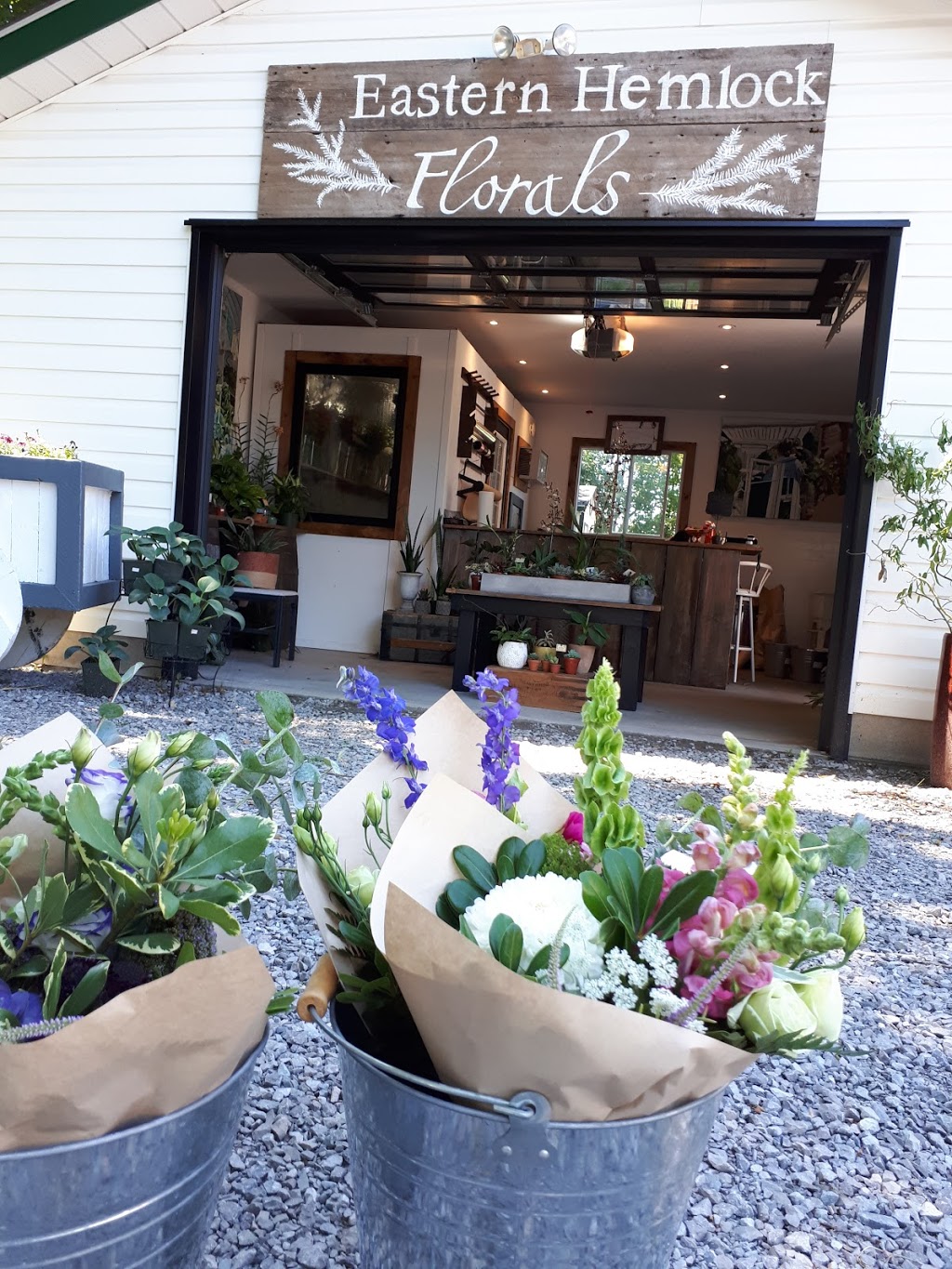 Eastern Hemlock Florals | 8836 County Rd 93, Midland, ON L4R 4K4, Canada | Phone: (705) 209-1464