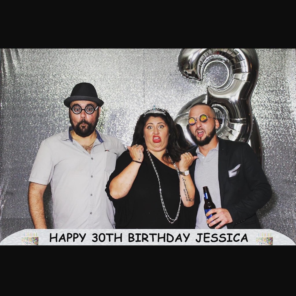 ZSquared Photobooth | 300 Borough Dr, Toronto, ON M1H 3G6, Canada | Phone: (647) 686-1214