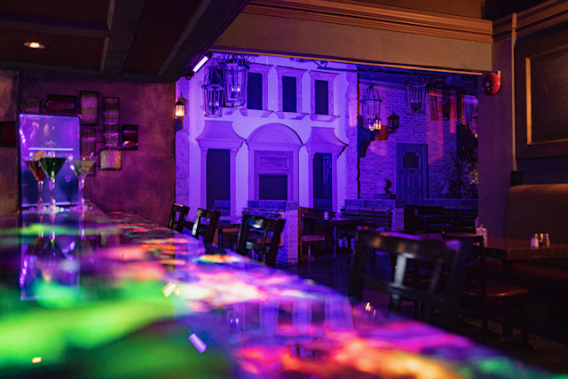 Shab O Rooz Restaurant.Bar.Lounge | 2338 Major MacKenzie Dr W Unit 3, Maple, ON L6A 3Y7, Canada | Phone: (905) 553-0046