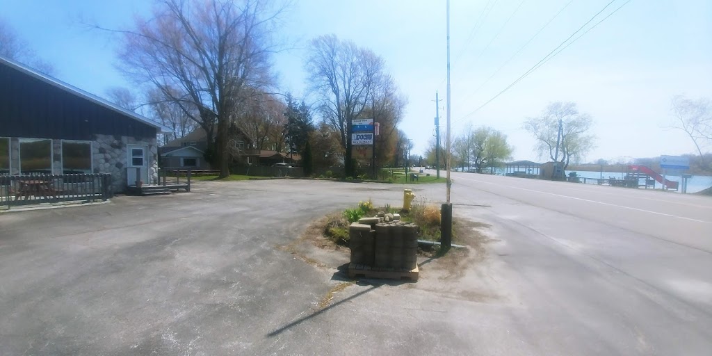 Island View Inn | 30115 St Clair Pkwy, Wallaceburg, ON N8A 4L1, Canada | Phone: (519) 350-0118