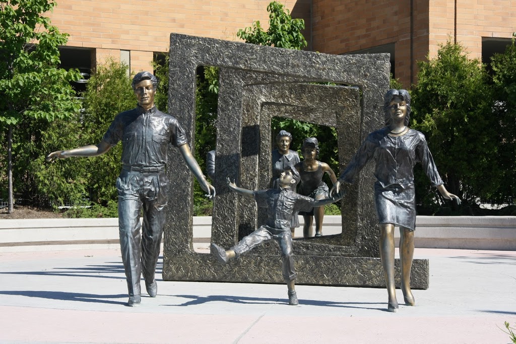 Richard and Annette Bloch Cancer Survivor Park | 4530 Erin Mills Pkwy, Mississauga, ON L5M 4L9, Canada