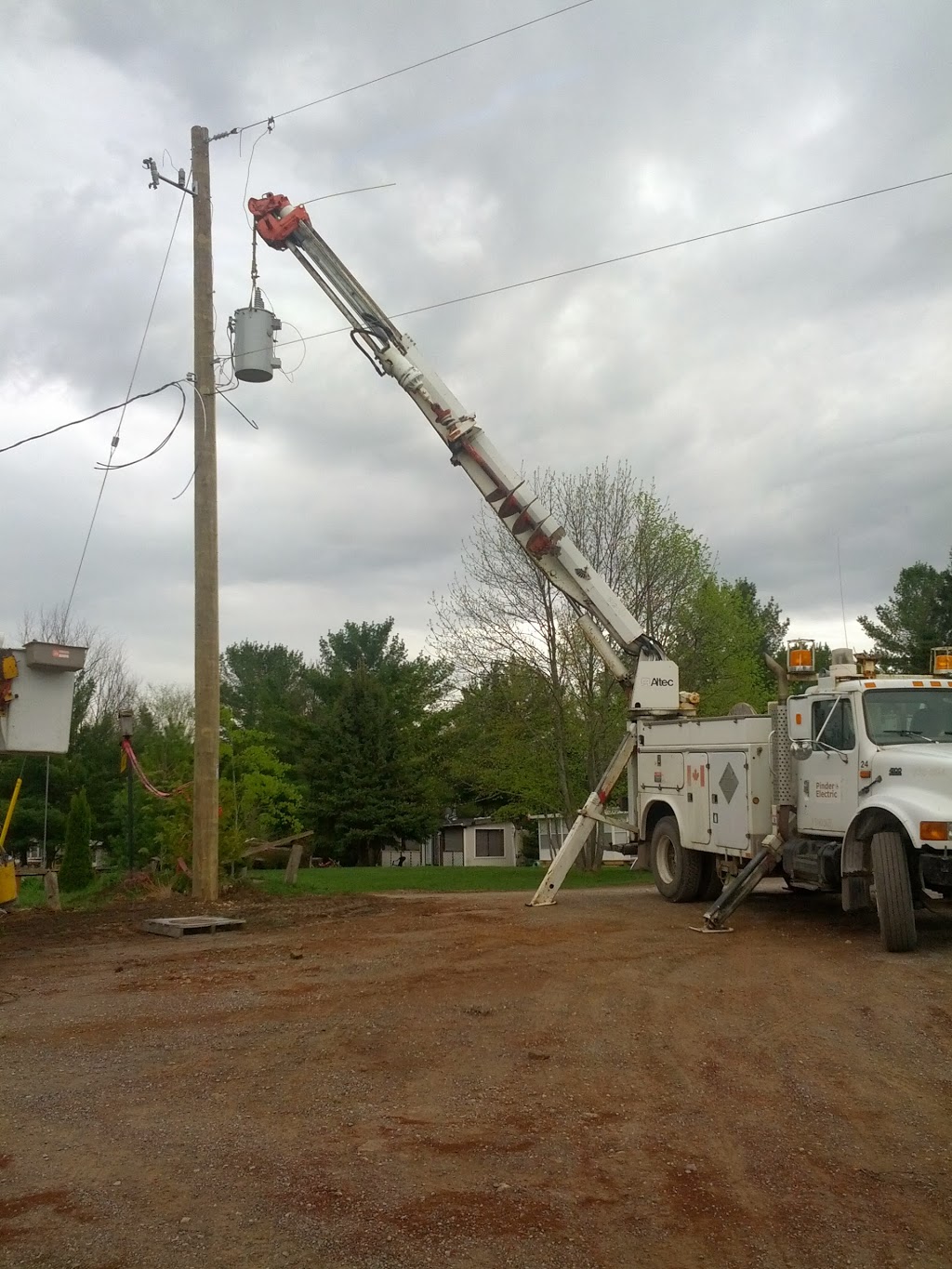 Pinder Doug Electric | 18 Kennedy Dr, Fenelon Falls, ON K0M 1N0, Canada | Phone: (705) 887-3528