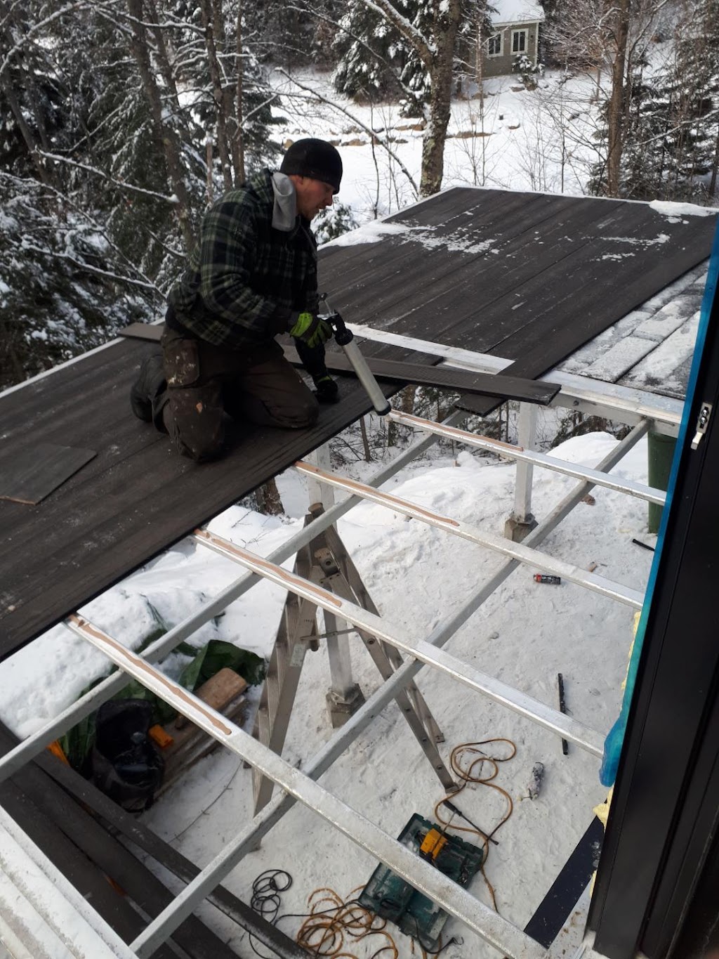 Poseidon Lift | 2520 Boulevard Ste Sophie, Sainte-Sophie, QC J5J 2V3, Canada | Phone: (514) 969-9554