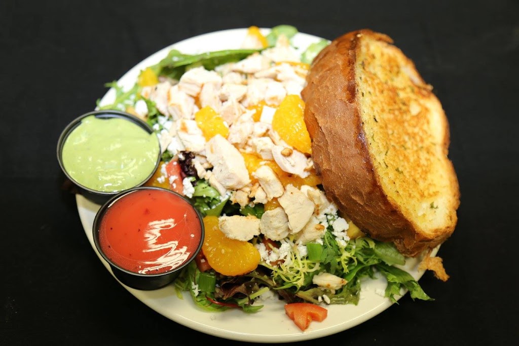 Call-Inns Hotel & Wise-ers Bar and Restaurant | 125 Broadway Avenue East, Pilot Mound, MB R0G 1P0, Canada | Phone: (204) 825-2800