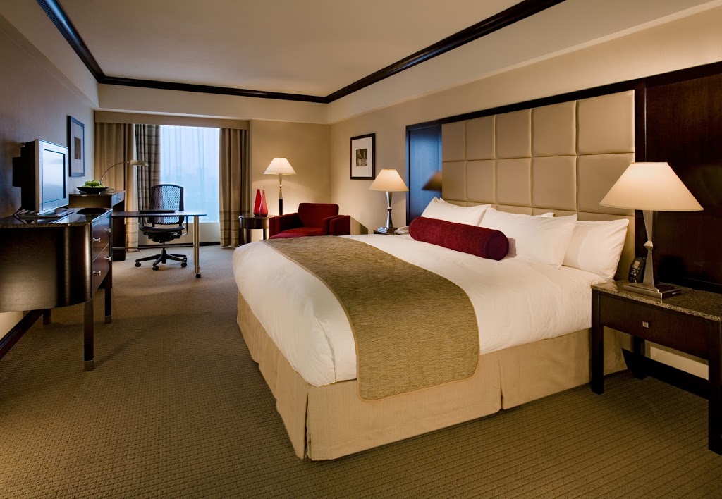 Hotel Bonaventure Montréal | 900 Rue De La Gauchetière O, Montréal, QC H5A 1E4, Canada | Phone: (514) 878-2332