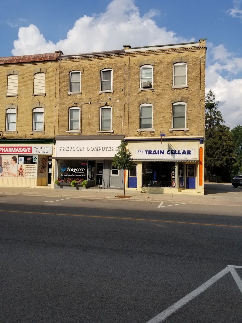 TD Canada Trust Branch and ATM | 174 Main St S, Mount Forest, ON N0G 2L0, Canada | Phone: (519) 323-1250