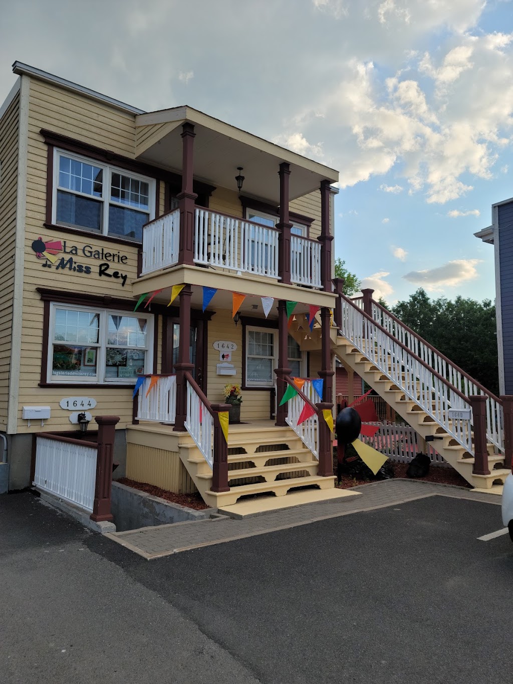 La Galerie de Miss Rey | 1642 Av. Bourgogne, Chambly, QC J3L 1Y7, Canada | Phone: (514) 730-7668