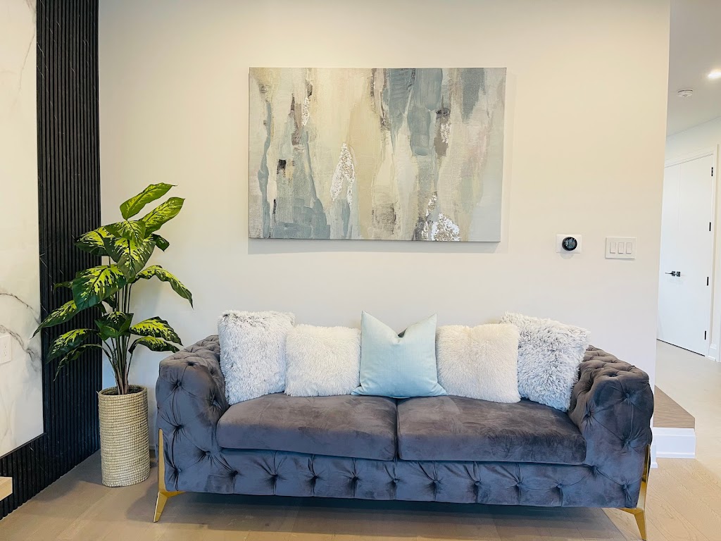 Toronto Furniture mart | 1119 Kennedy Rd, Scarborough, ON M1P 2K8, Canada | Phone: (416) 675-3939