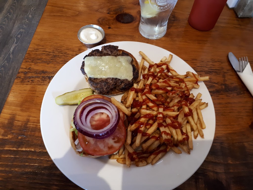 Moodys Bar & Grill | 3 Tupper St, Millbrook, ON L0A 1G0, Canada | Phone: (705) 932-6663