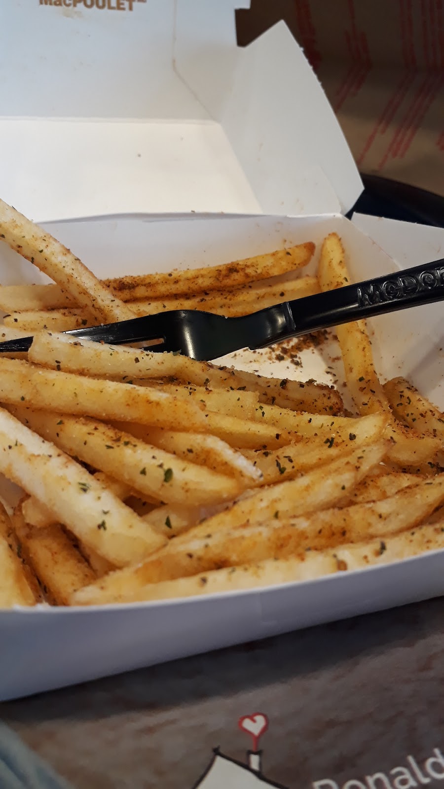 McDonalds | 17760 Yonge St, Newmarket, ON L3Y 8P4, Canada | Phone: (905) 895-1222