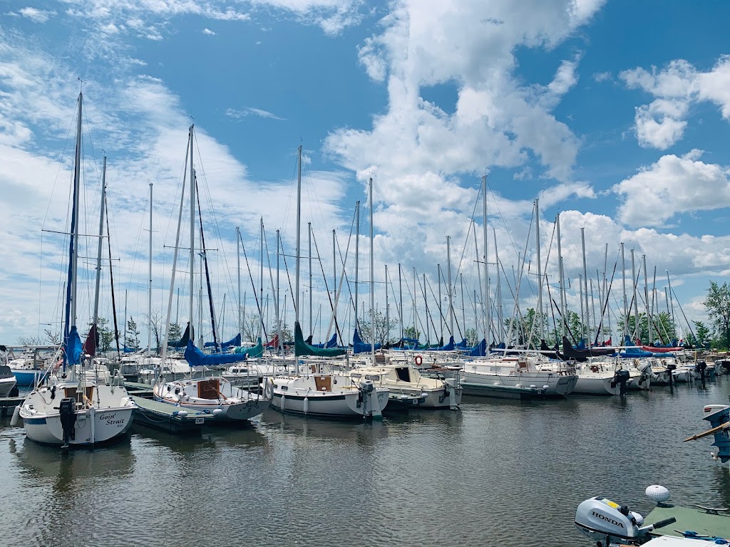 Beaconsfield Yacht Club | 26 Chem. Lakeshore, Beaconsfield, QC H9W 4H3, Canada | Phone: (514) 695-1272