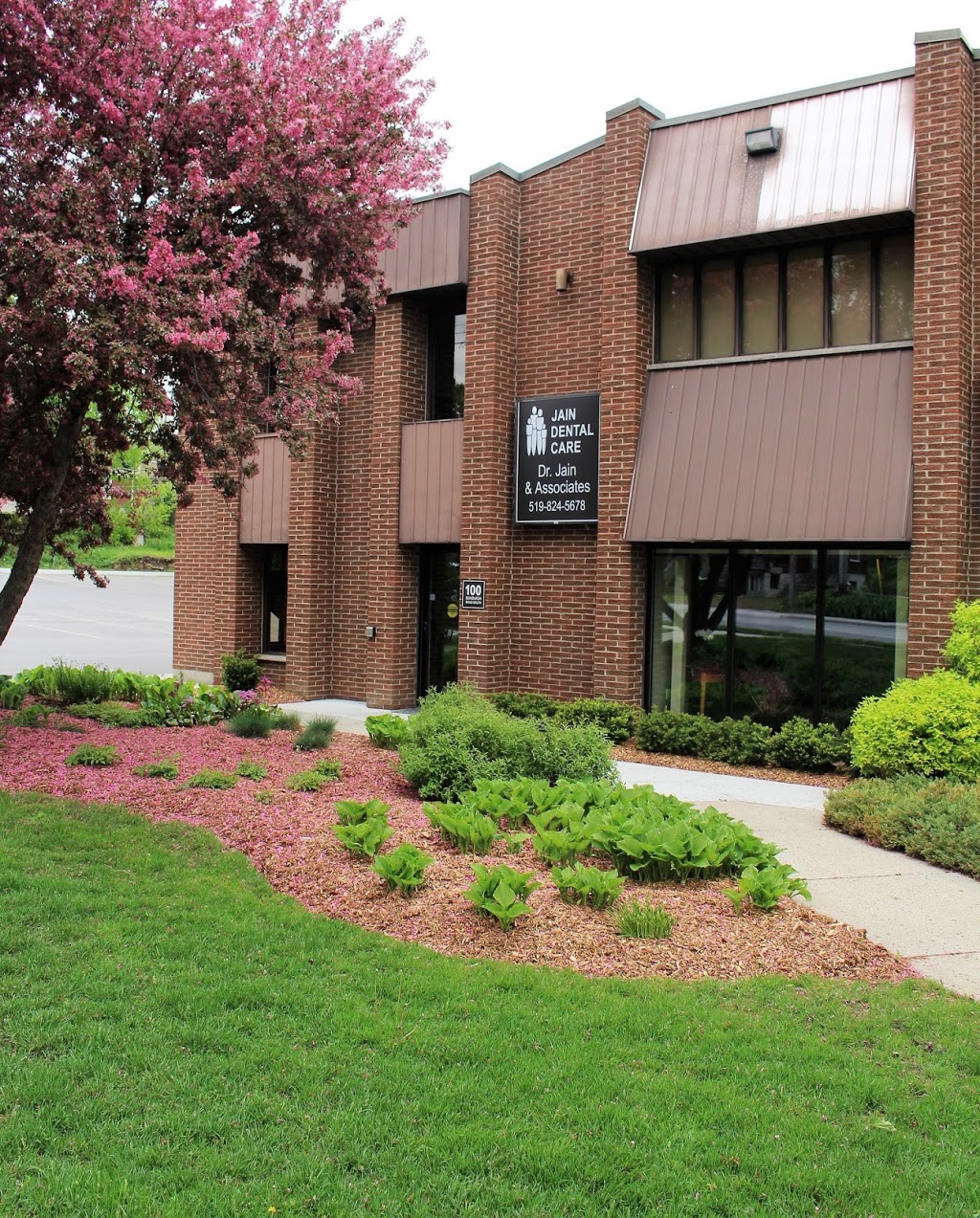 Jain Dental Care | 100 Edinburgh Rd S, Guelph, ON N1H 5P4, Canada | Phone: (519) 824-5678