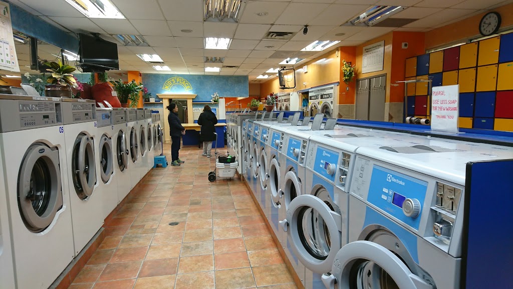 Parkwoods Coin Laundry | 1277 York Mills Rd, North York, ON M3A 1Z5, Canada | Phone: (416) 385-0611