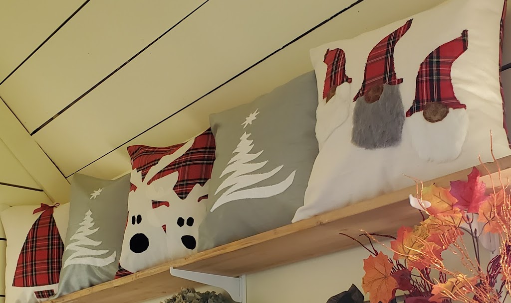 Ladybugs Mew in Yellow Point | 13095 Prospect Dr, Ladysmith, BC V9G 1G9, Canada | Phone: (250) 713-9682