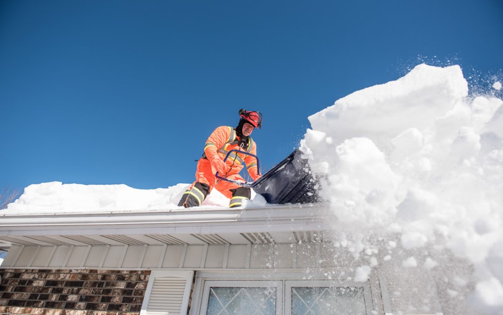 La pelle à neige | 3128 Rue Alger, Jonquière, QC G7S 2M8, Canada | Phone: (581) 235-9199
