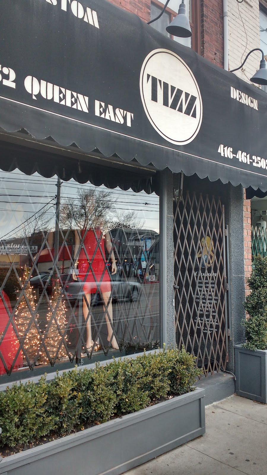 Tizz | 952 Queen St E, Toronto, ON M4M 1J6, Canada | Phone: (416) 461-2505