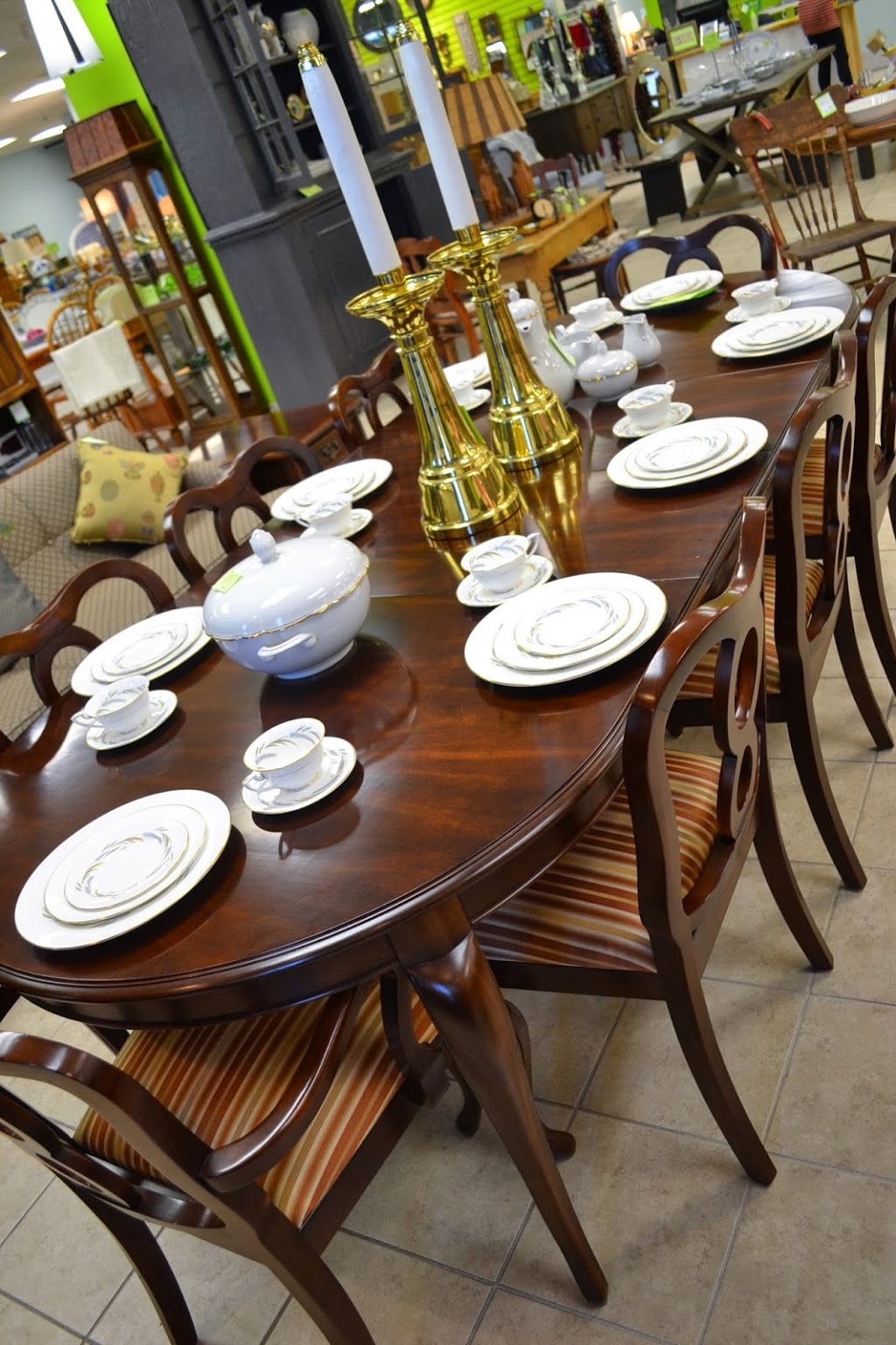 The Singing Lady Consignment Emporium | 781 The Queensway, Etobicoke, ON M8Z 6A8, Canada | Phone: (416) 234-9330